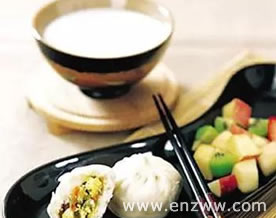 关一日三餐的英语作文词汇